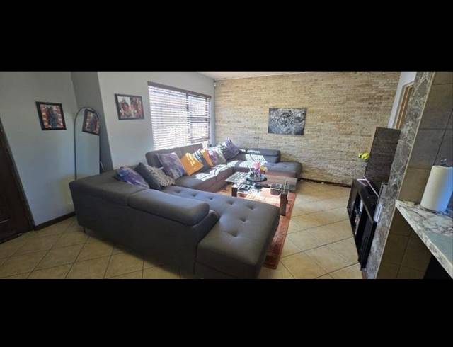 3 BEDROOM DUPLEX FOR SALE IN KLOPPERPARK